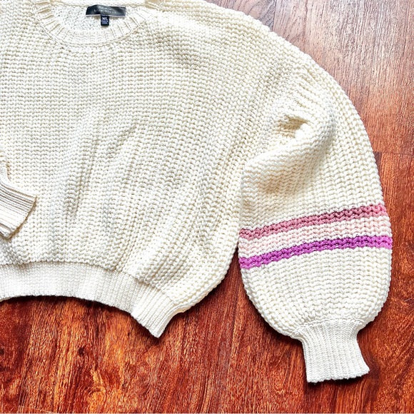Blue Blush Women’s Oversized Balloon Sleeves Knit Sweater Ivory White Size M/L - Picture 6 of 11